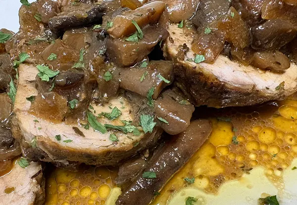 solomillo-cerdo-al-vino-champiñones